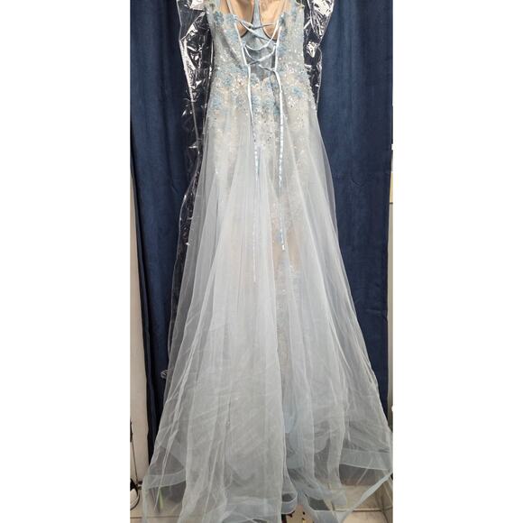 XO By Sophia Exclusive Light Sky Ice Blue Corset Long Prom Formal Dress Size 4 - Picture 15 of 16